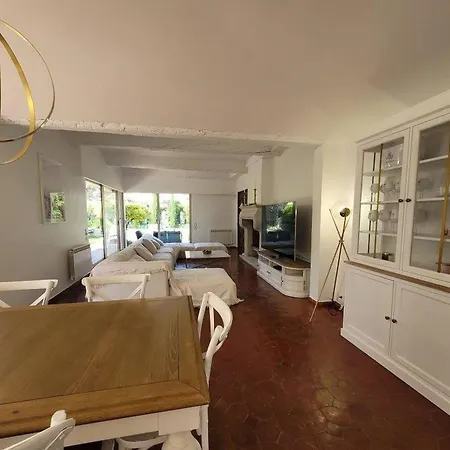 Les Pins : De Charme Avec Piscine Жюан-ле-Пен