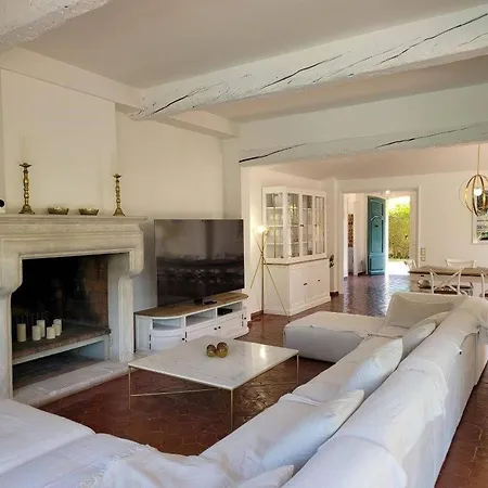 Les Pins : De Charme Avec Piscine Casa de Férias