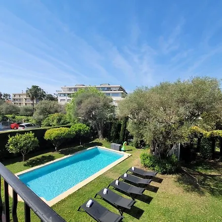 Les Pins : De Charme Avec Piscine Casa de Férias *