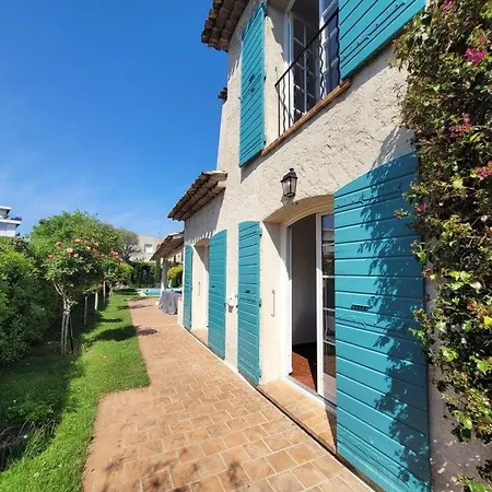 Casa de Férias Les Pins : De Charme Avec Piscine Juan-les-Pins