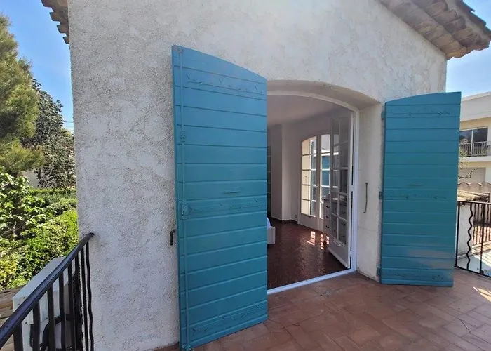 Les Pins : De Charme Avec Piscine Жюан-ле-Пен